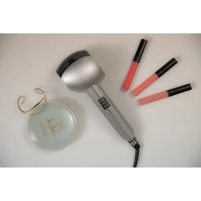 https://decora-group.ams3.cdn.digitaloceanspaces.com/domus/media/101156/conversions/BaByliss-C1600E-(3).large.webp
