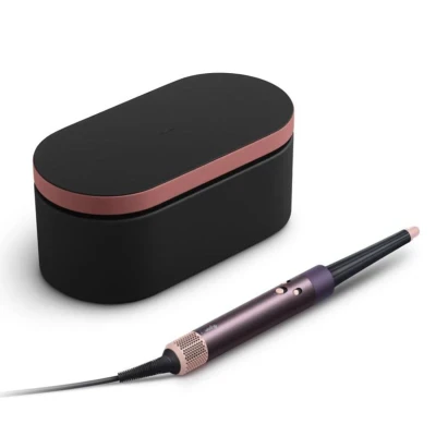 https://decora-group.ams3.cdn.digitaloceanspaces.com/domus/media/102658/conversions/Dyson-HS08-Airwrap-Jasper-Plum-(3)---Domus.large.webp