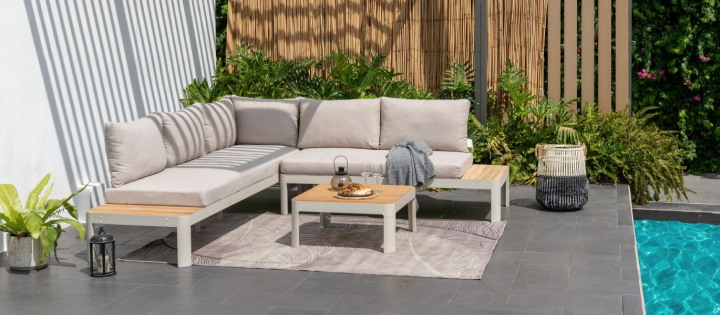 https://decora-group.ams3.cdn.digitaloceanspaces.com/domus/media/103852/conversions/blog--furniture-2-(1).large.webp