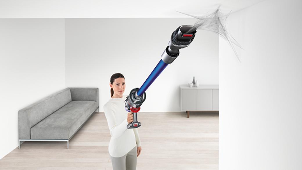 https://decora-group.ams3.cdn.digitaloceanspaces.com/domus/media/111524/Dyson-V11-Fluffy-Nickel-Red-(2)---Domus.jpg