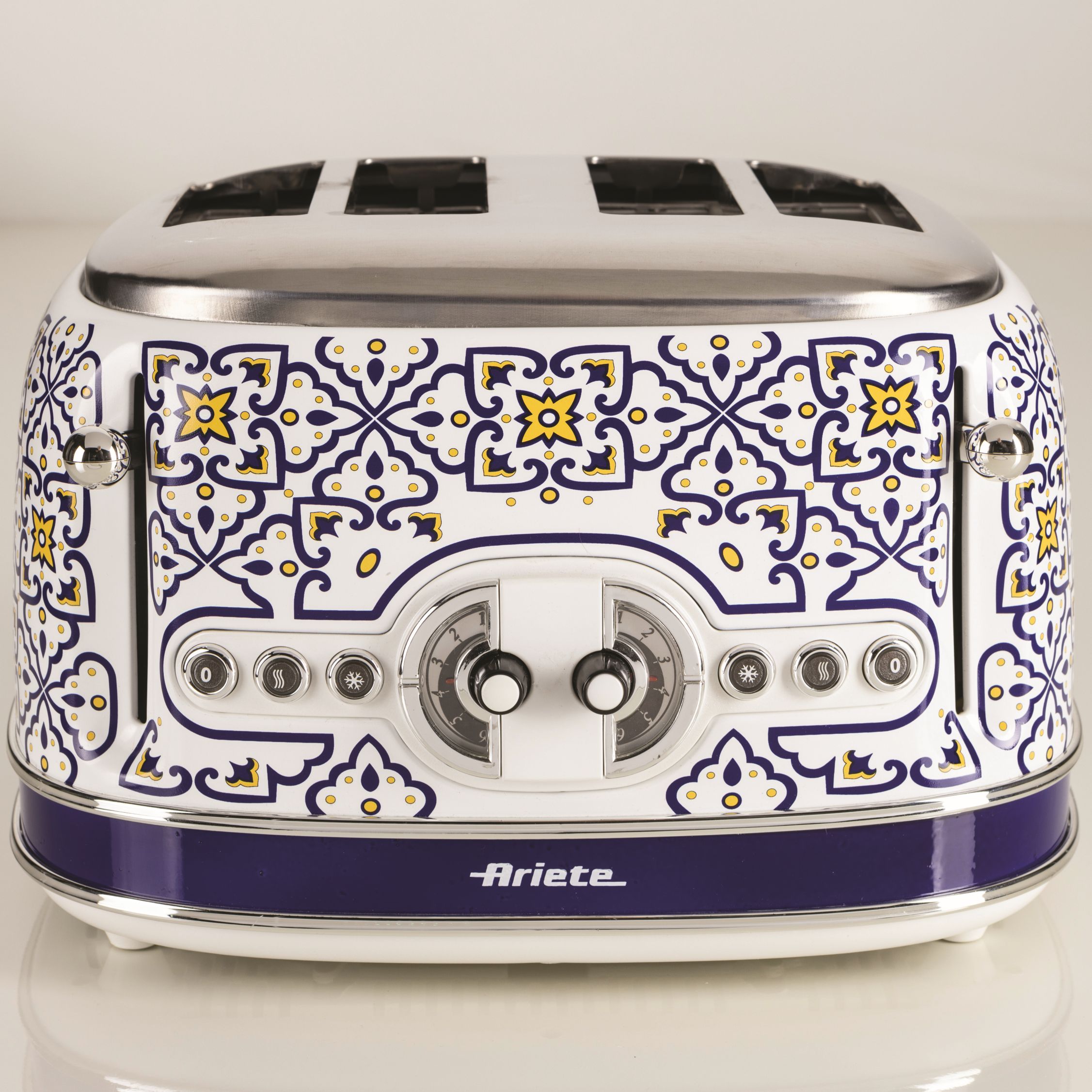 https://decora-group.ams3.cdn.digitaloceanspaces.com/domus/media/116782/Ariete-00C01560CAR0-(1)---Domus.jpg
