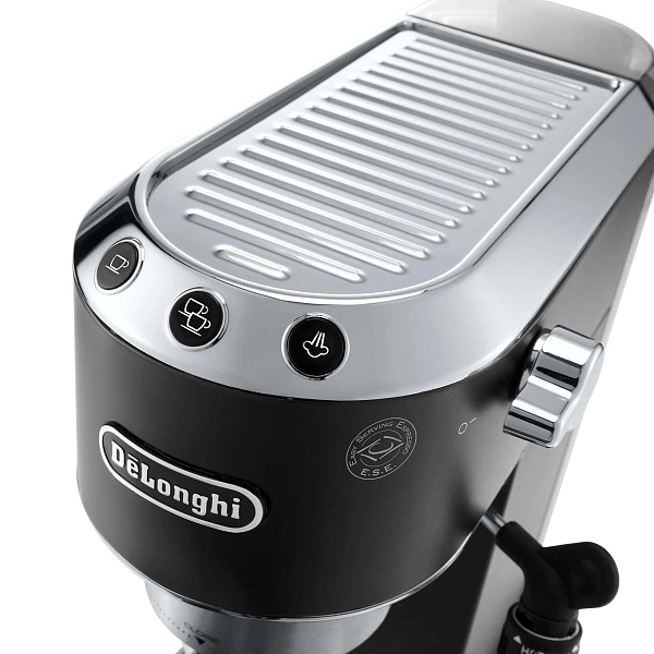 https://decora-group.ams3.cdn.digitaloceanspaces.com/domus/media/119028/DeLonghi-EC685-BK-(3)---Domus.webp