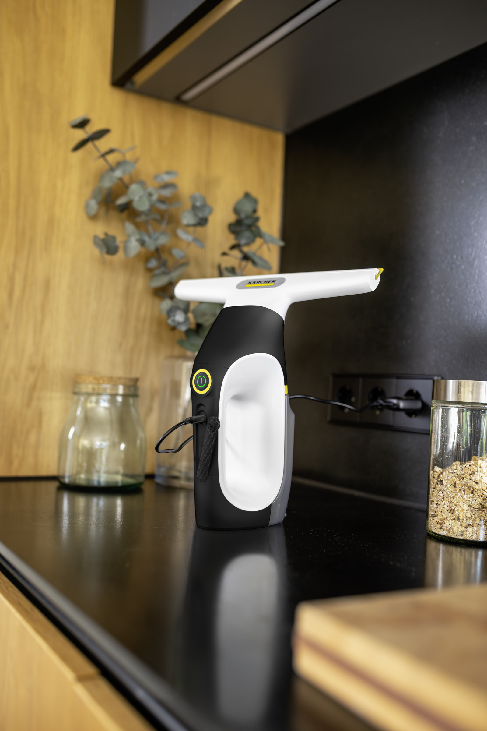 https://decora-group.ams3.cdn.digitaloceanspaces.com/domus/media/126922/Karcher-1-633-690-0-(2)---Domus.jpg