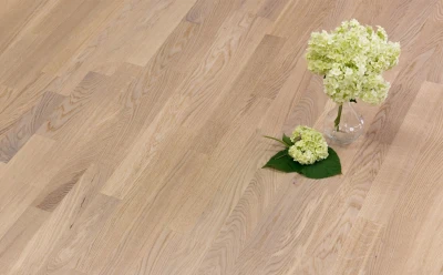 https://decora-group.ams3.cdn.digitaloceanspaces.com/domus/media/48907/conversions/Polarwood-Oak-Living-Whitе-Matt-3S-2266x188x14мм-1.large.webp