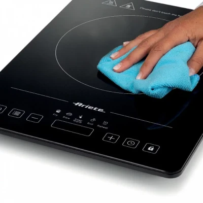 https://decora-group.ams3.cdn.digitaloceanspaces.com/domus/media/65083/conversions/Ariete-00C199700AR0-(3).large.webp