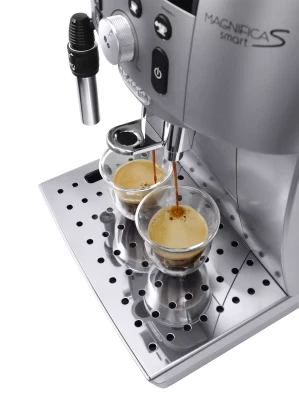 https://decora-group.ams3.cdn.digitaloceanspaces.com/domus/media/66140/conversions/DeLonghi-ECAM250-31-SB-(3).large.webp