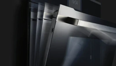 https://decora-group.ams3.cdn.digitaloceanspaces.com/domus/media/74111/conversions/RNGC101BI23603_KPH_Ovens_04_Soft_Open_Close_SZ4.large.webp