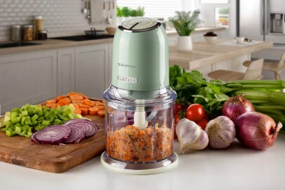 https://decora-group.ams3.cdn.digitaloceanspaces.com/domus/media/75166/conversions/ariete-438-tritatutto-vintage-chopper-verde-tritaverdure-soffritto-9620a68c69f3032ff8f9f34fa3f7219e.large.webp