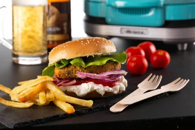 https://decora-group.ams3.cdn.digitaloceanspaces.com/domus/media/75272/conversions/ariete-hamburger-party-time-5-1d20bf66e11e795e21bc117b26d5ae5f.large.webp