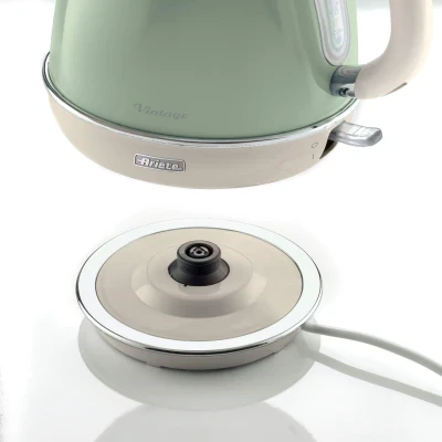 https://decora-group.ams3.cdn.digitaloceanspaces.com/domus/media/75363/conversions/ariete-bollitore-vintage-verde-2869-dettaglio02-1c9a499953a74165d73f3db6e7b3e0c5.large.webp