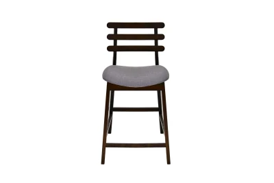 https://decora-group.ams3.cdn.digitaloceanspaces.com/domus/media/79683/conversions/Wooden_chair_payte_ator_kahuyq_domus_1.large.webp