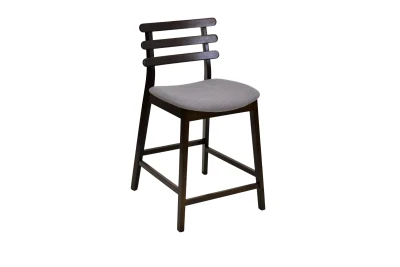 https://decora-group.ams3.cdn.digitaloceanspaces.com/domus/media/79684/conversions/Wooden_chair_payte_ator_kahuyq_domus_2.large.webp