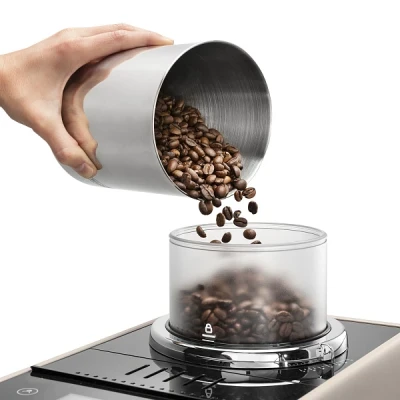 https://decora-group.ams3.cdn.digitaloceanspaces.com/domus/media/90761/conversions/DeLonghi-EXAM440-55-BG-(3).large.webp