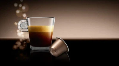 https://decora-group.ams3.cdn.digitaloceanspaces.com/domus/media/94864/conversions/Nespresso-Cosi-(2).large.webp