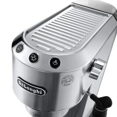https://decora-group.ams3.cdn.digitaloceanspaces.com/domus/media/97389/conversions/DeLonghi-EC685-M-(3).large.webp